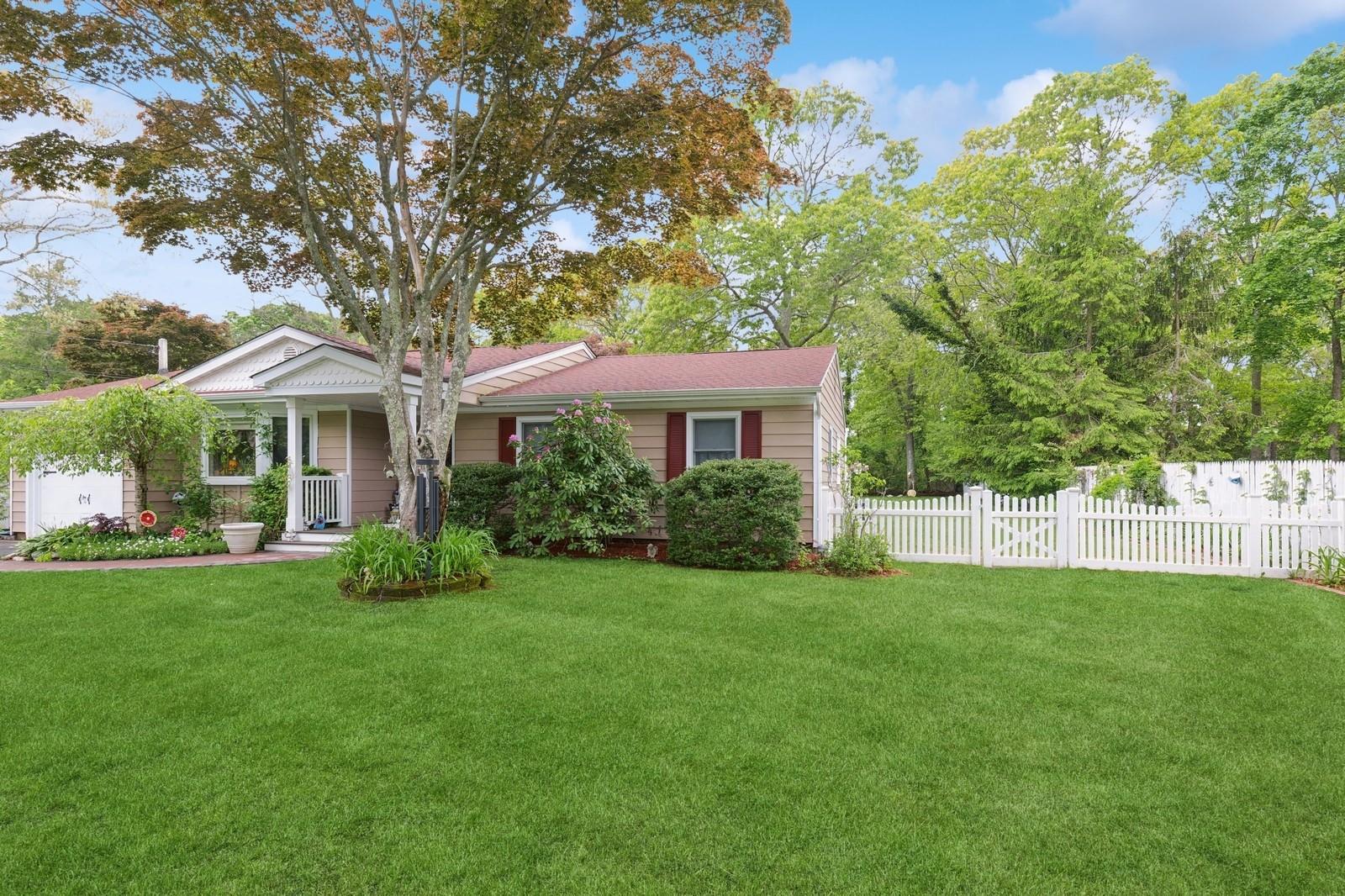 22 Ridge Road, Shirley, New York image 40