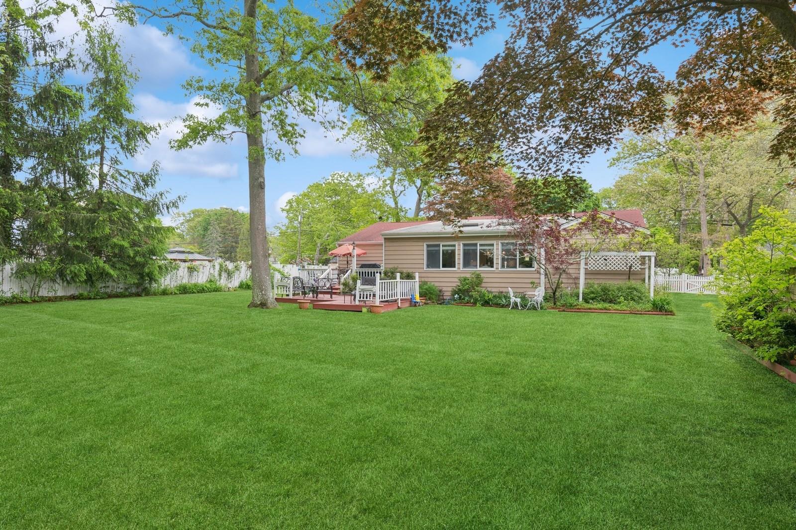 22 Ridge Road, Shirley, New York image 35