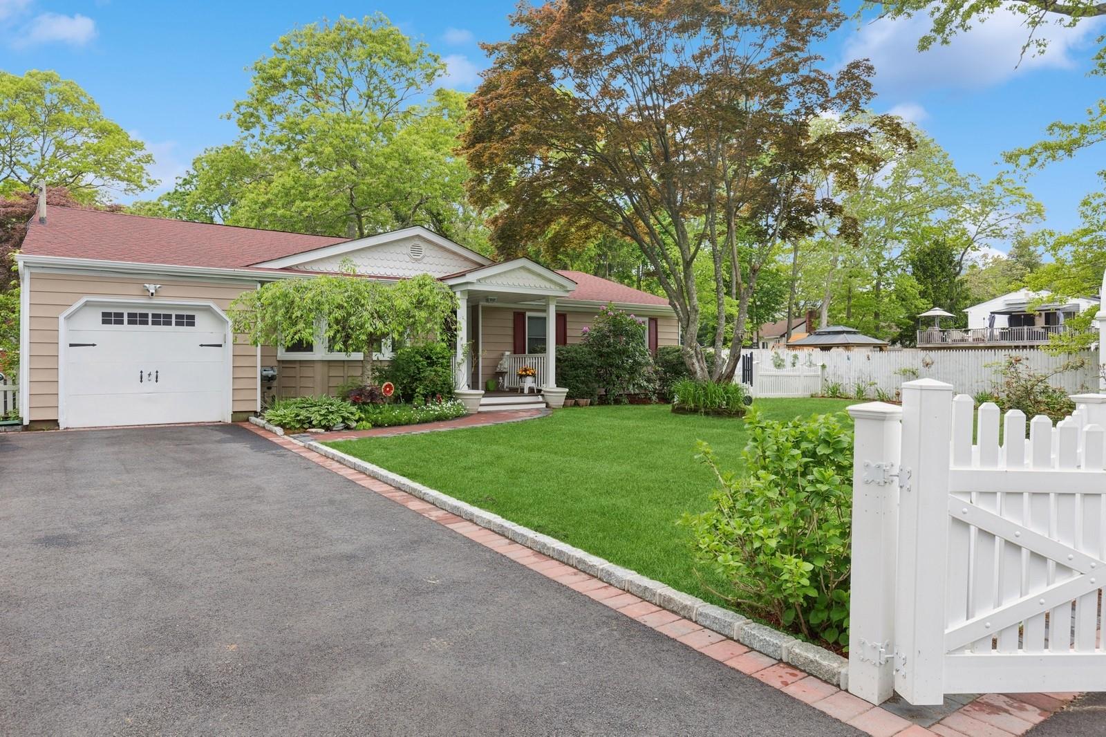 22 Ridge Road, Shirley, New York image 1