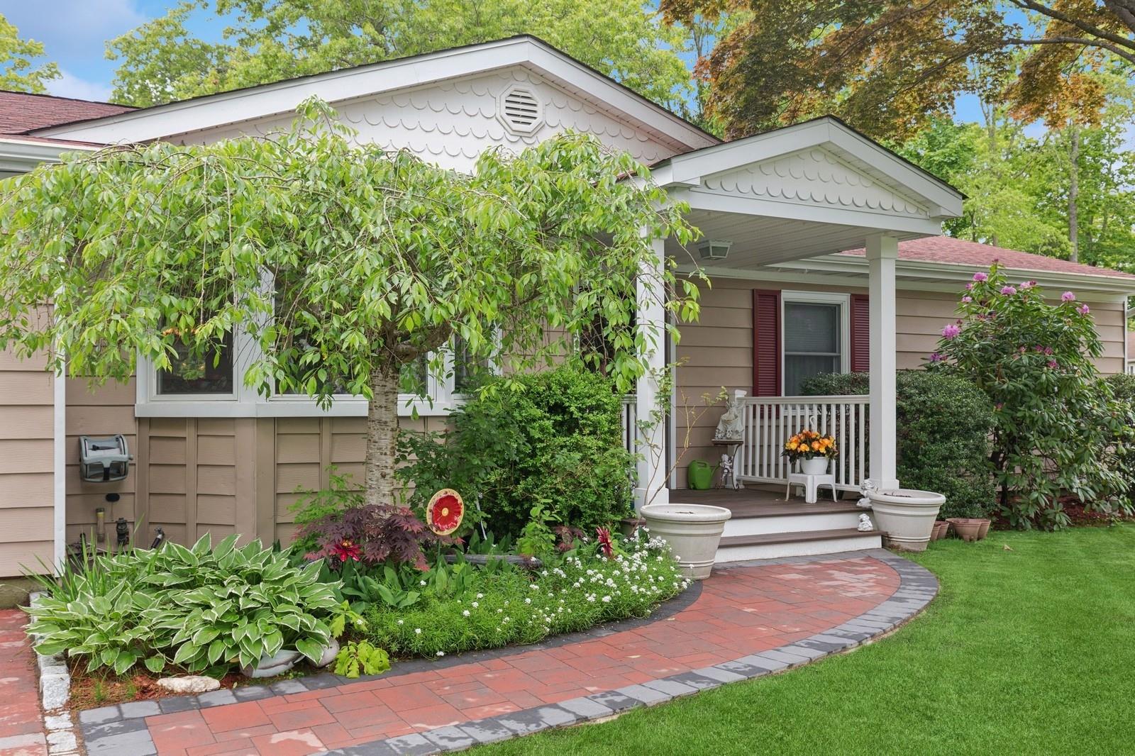 22 Ridge Road, Shirley, New York image 43