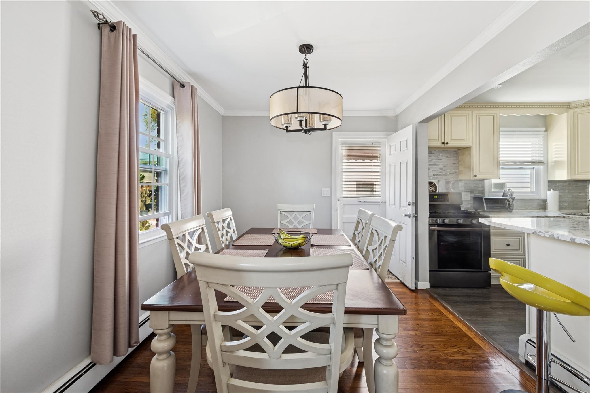 4 N 10th Street, New Hyde Park, New York image 11