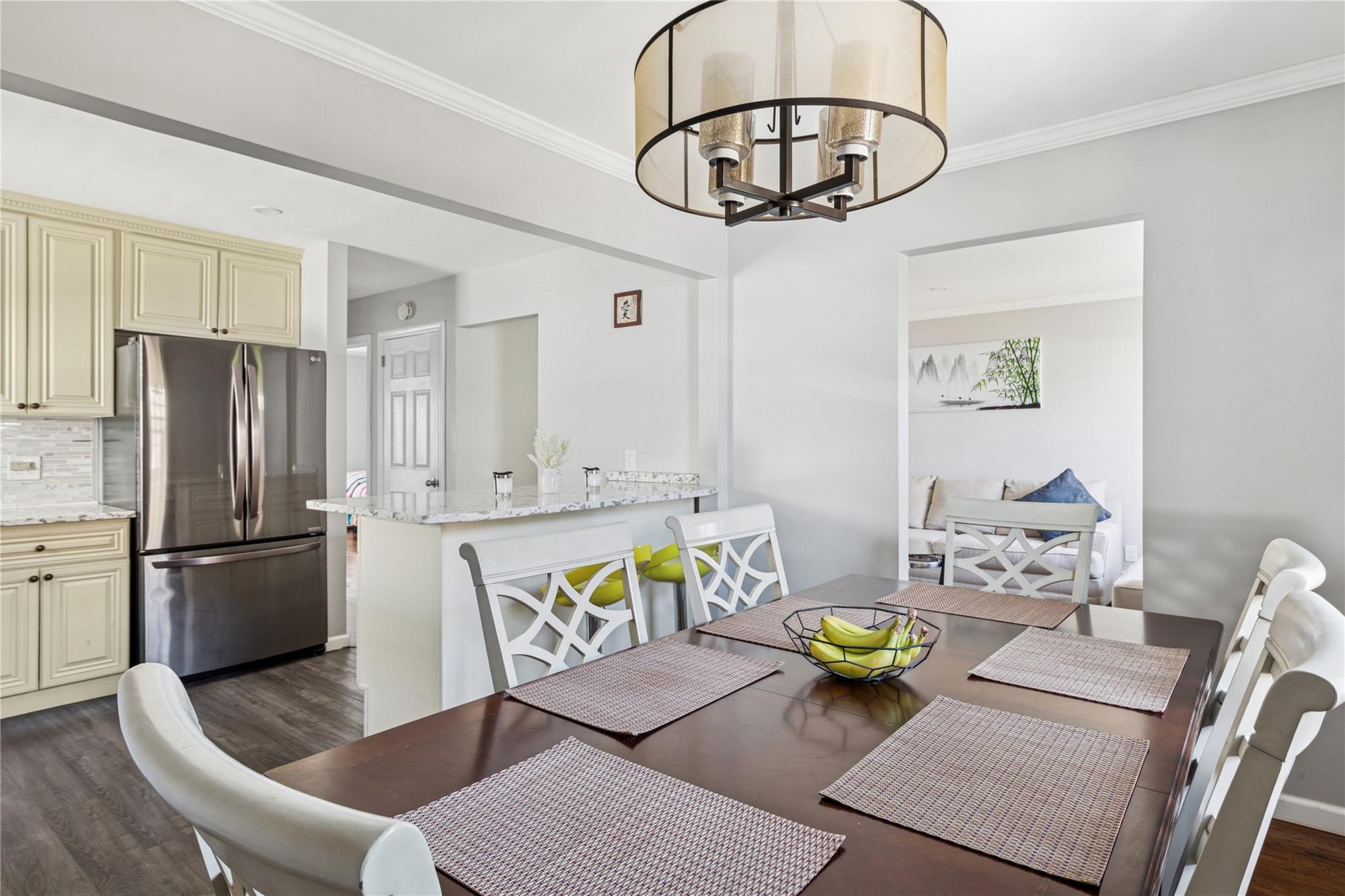 4 N 10th Street, New Hyde Park, New York image 13