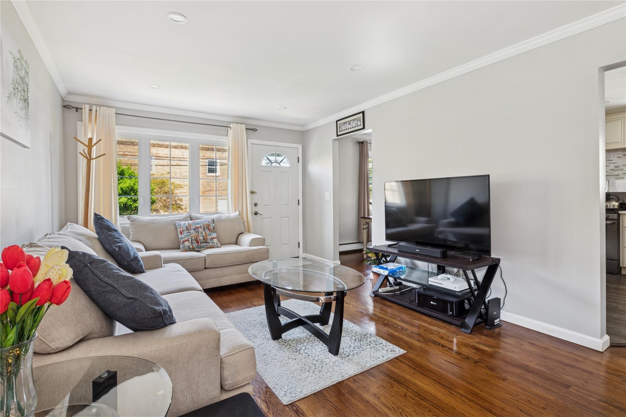 4 N 10th Street, New Hyde Park, New York image 3