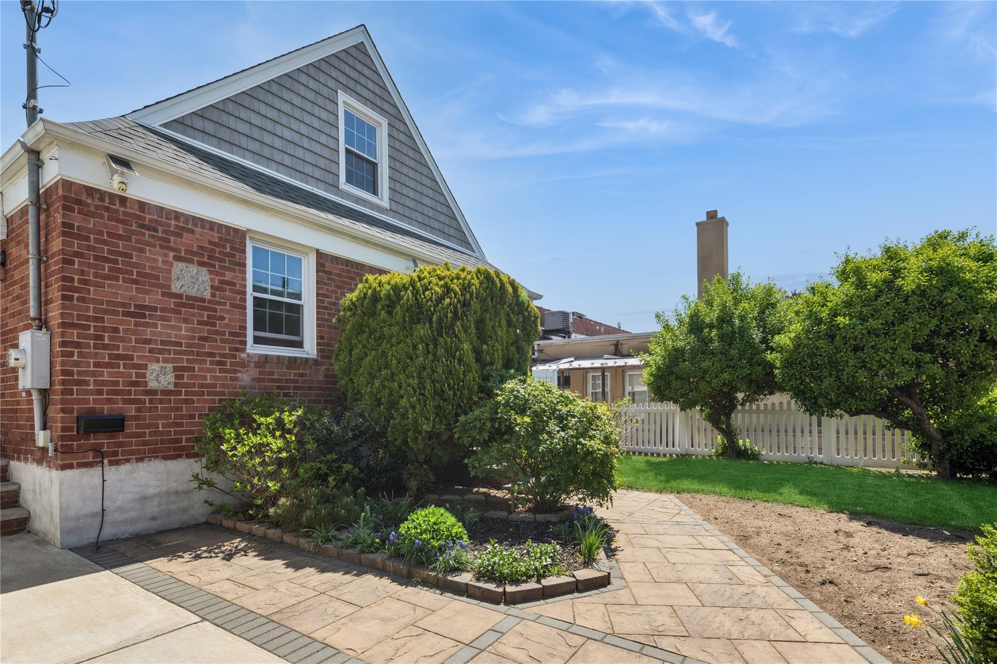 4 N 10th Street, New Hyde Park, New York image 50