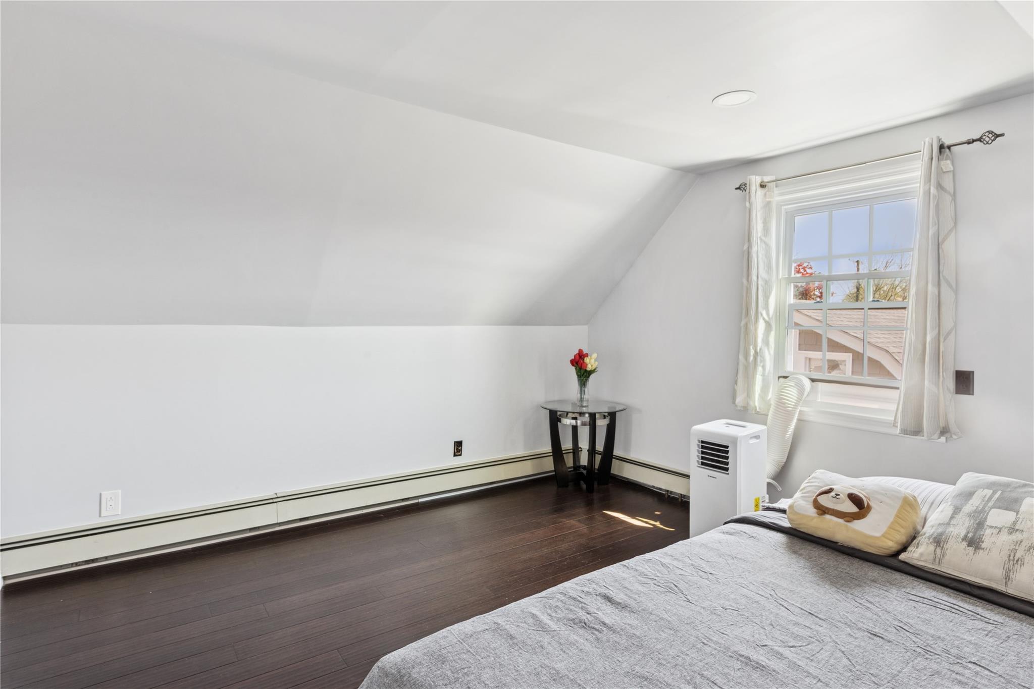4 N 10th Street, New Hyde Park, New York image 29