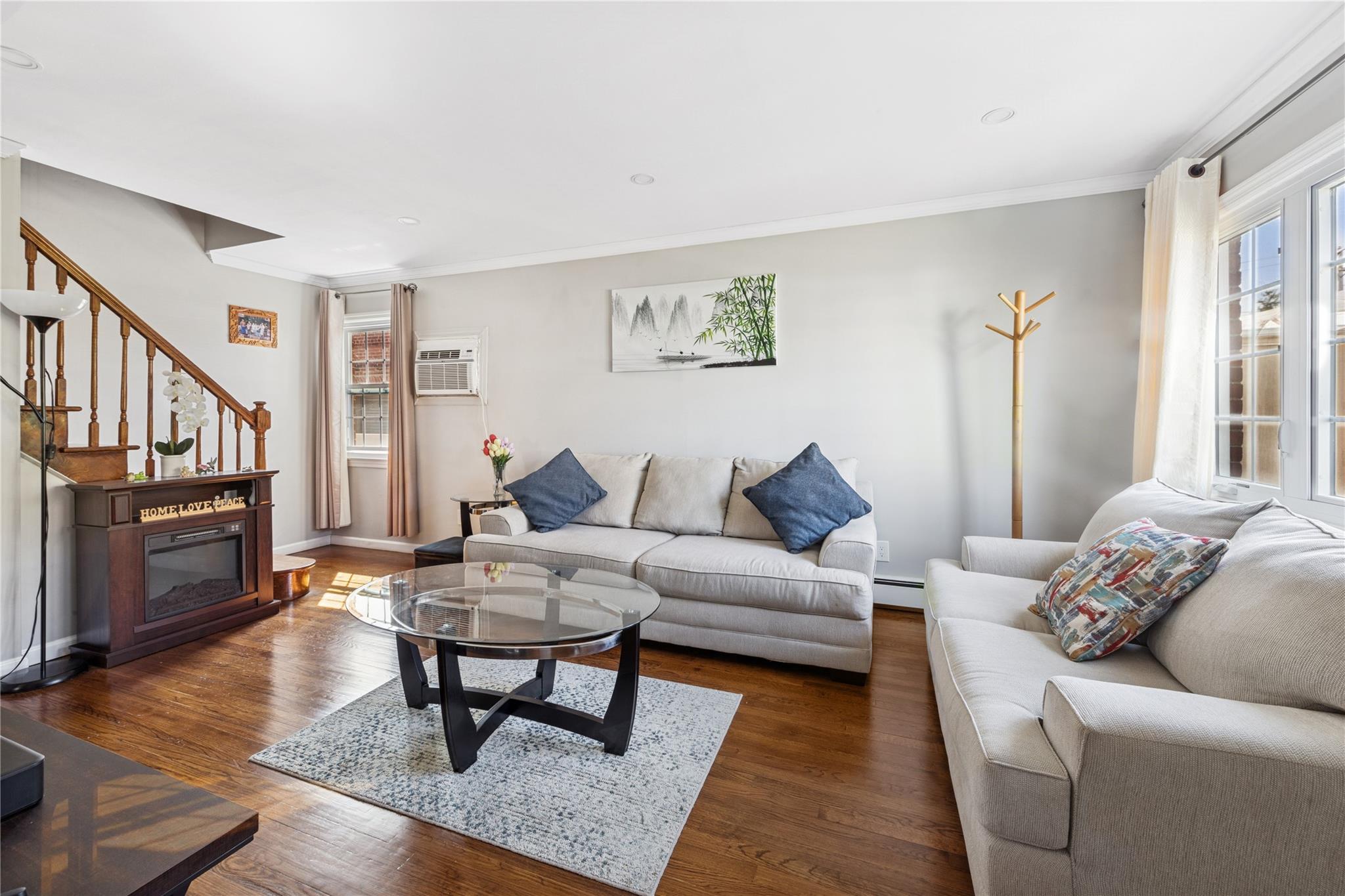4 N 10th Street, New Hyde Park, New York image 2