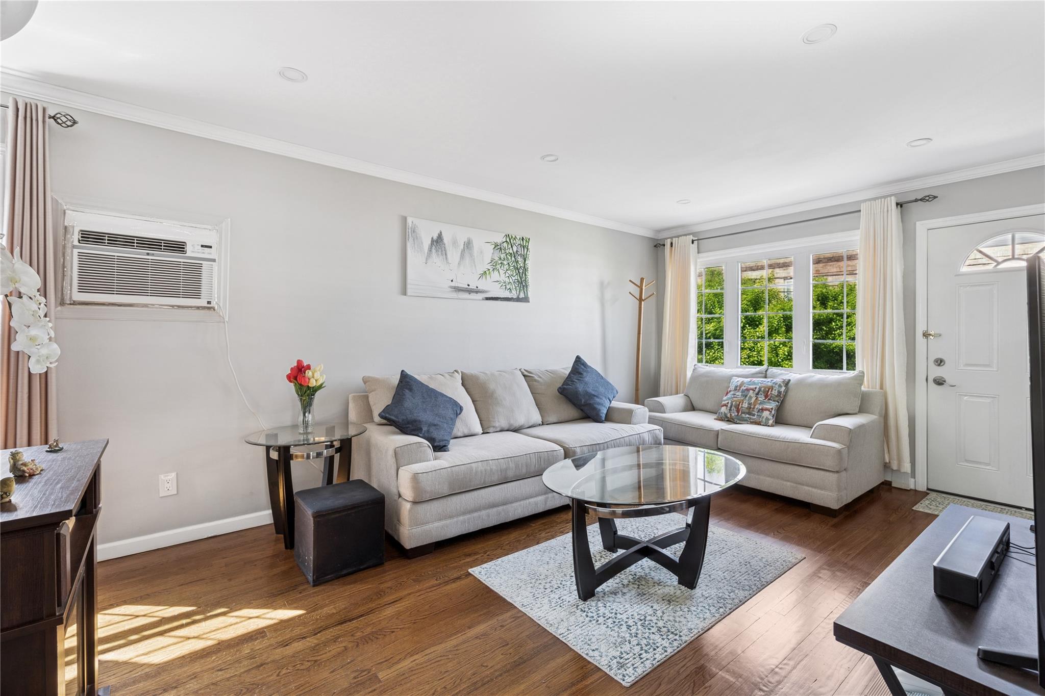 4 N 10th Street, New Hyde Park, New York image 1