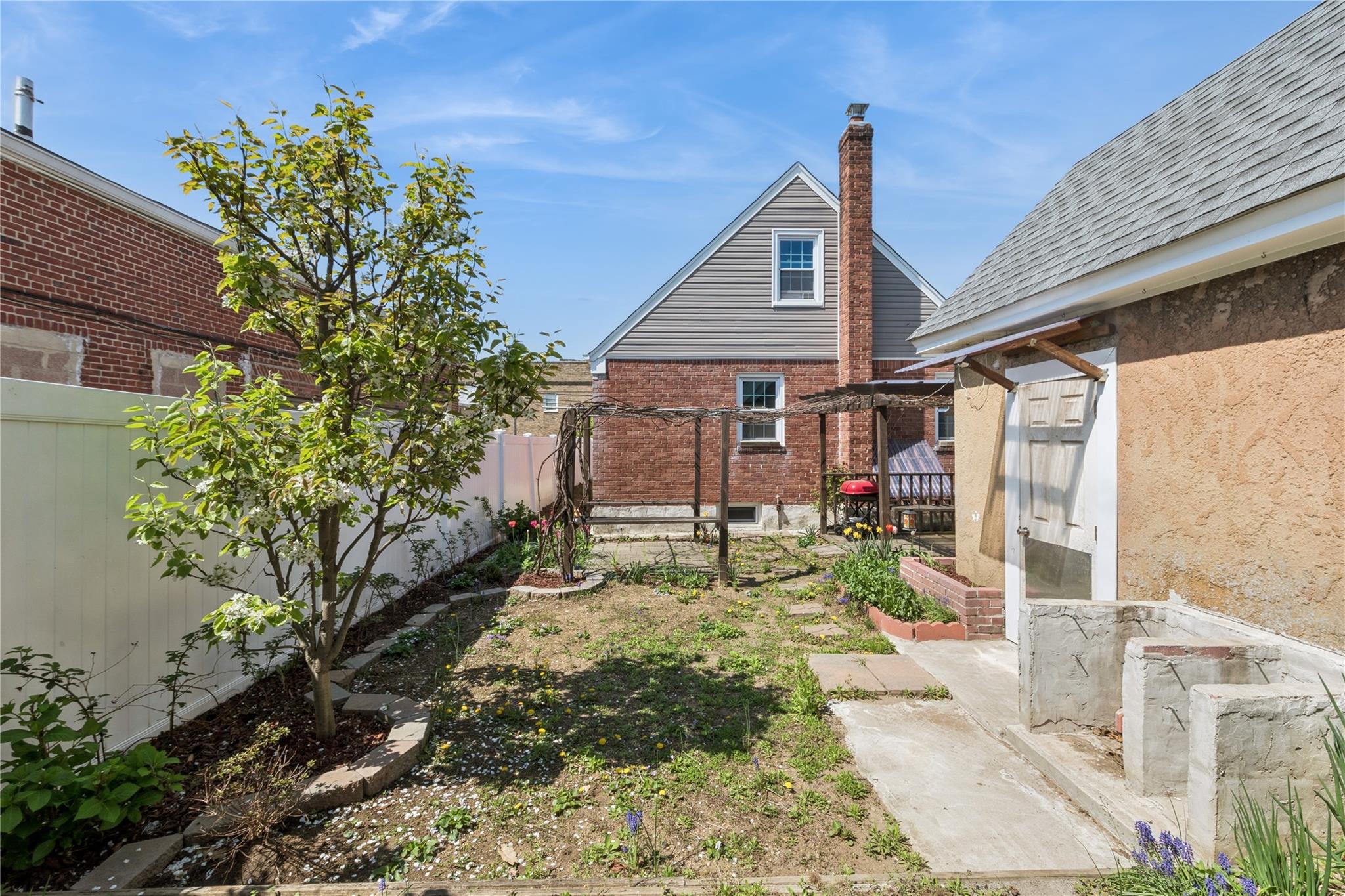 4 N 10th Street, New Hyde Park, New York image 41