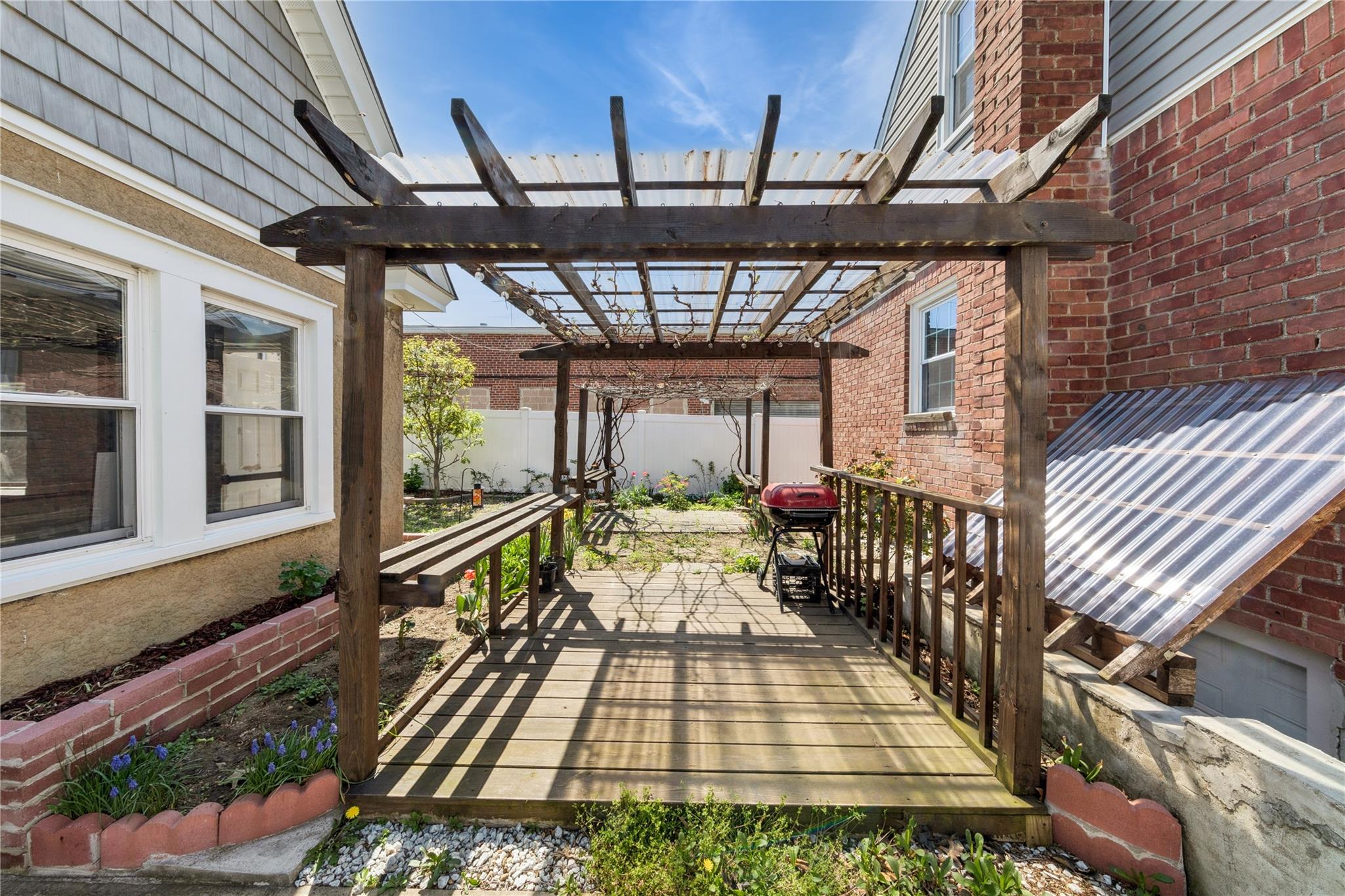 4 N 10th Street, New Hyde Park, New York image 38