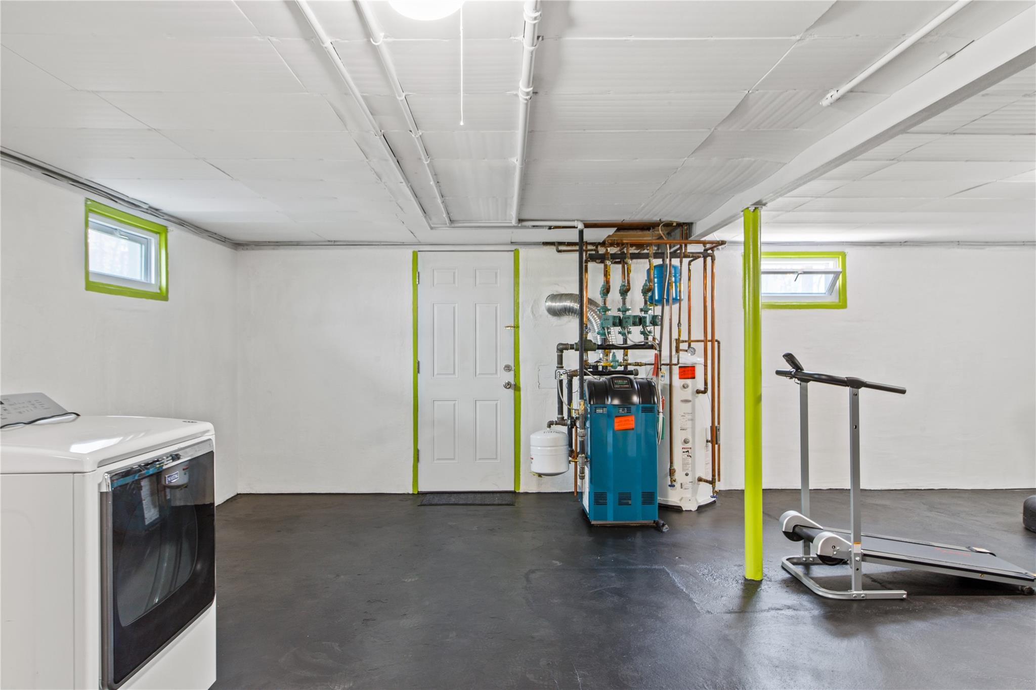 4 N 10th Street, New Hyde Park, New York image 35