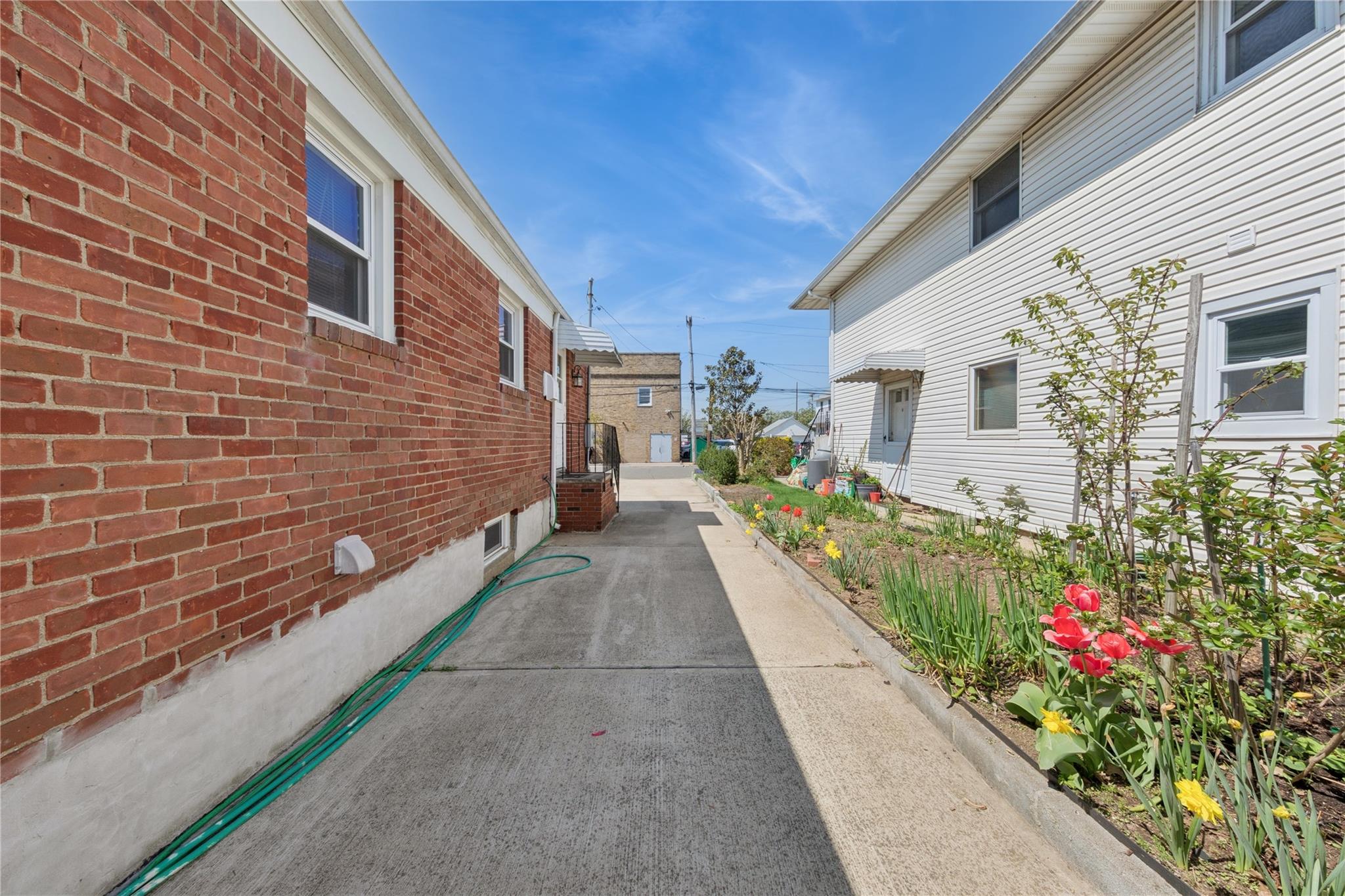 4 N 10th Street, New Hyde Park, New York image 46