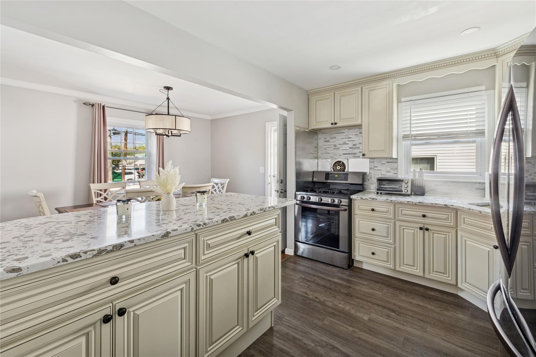4 N 10th Street, New Hyde Park, New York image 7