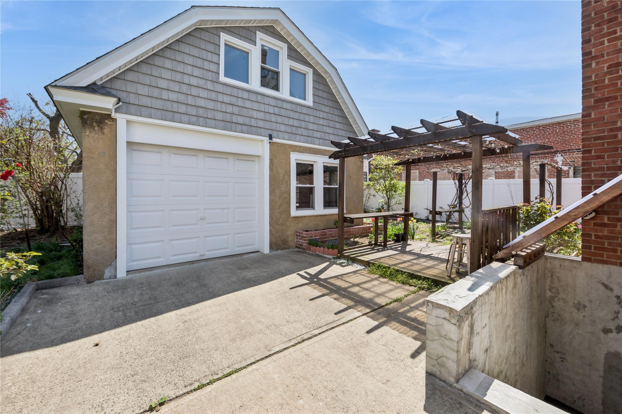 4 N 10th Street, New Hyde Park, New York image 37