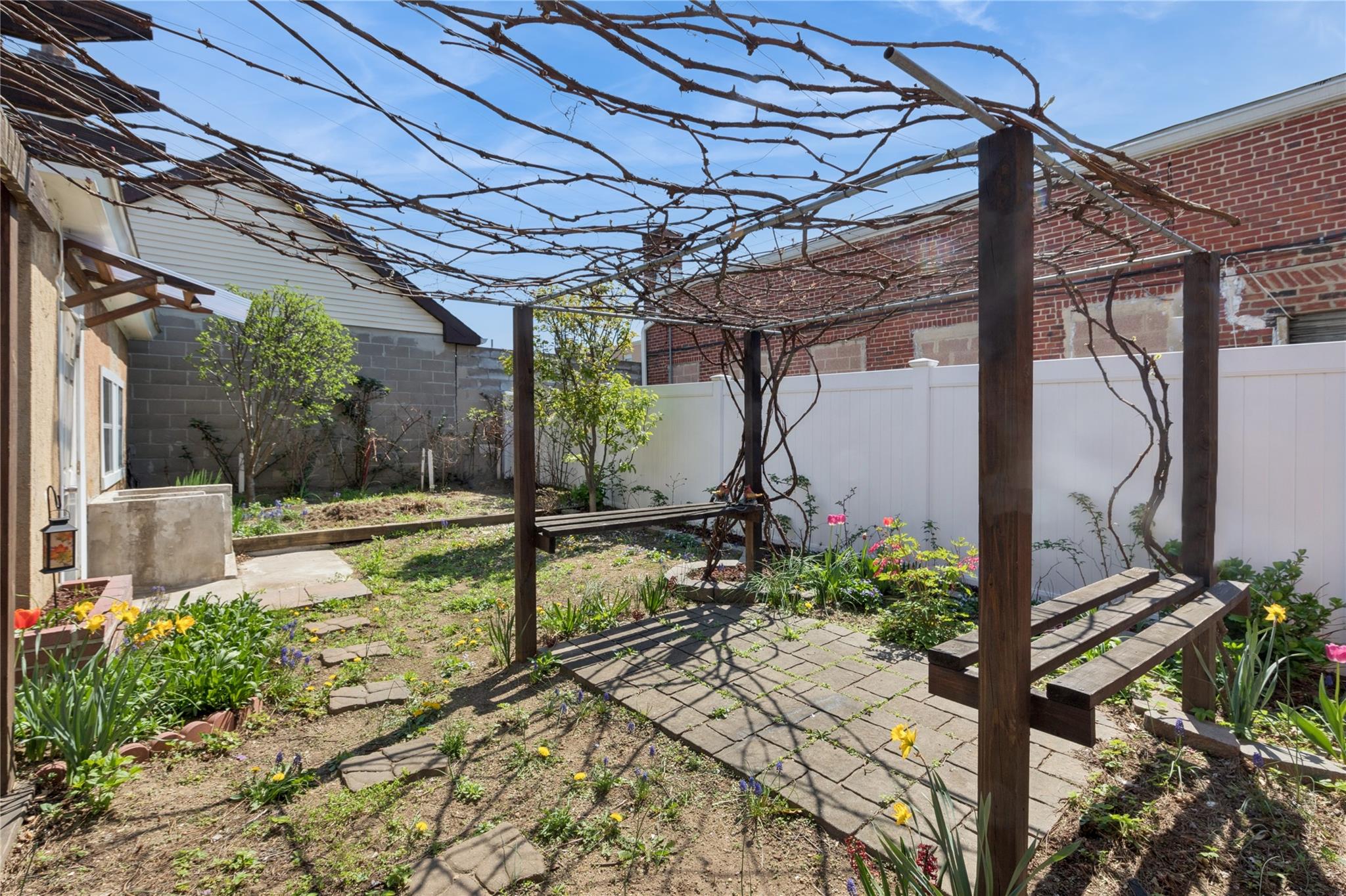 4 N 10th Street, New Hyde Park, New York image 40