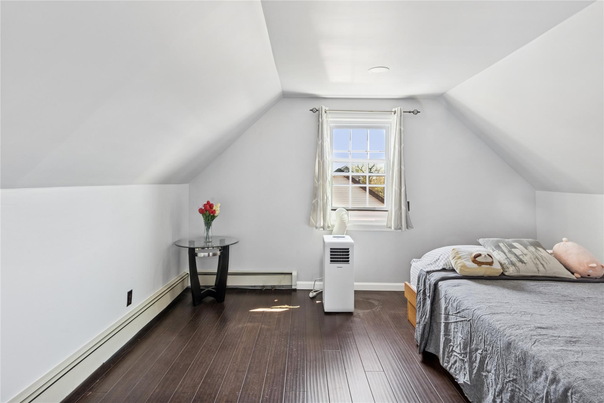 4 N 10th Street, New Hyde Park, New York image 28