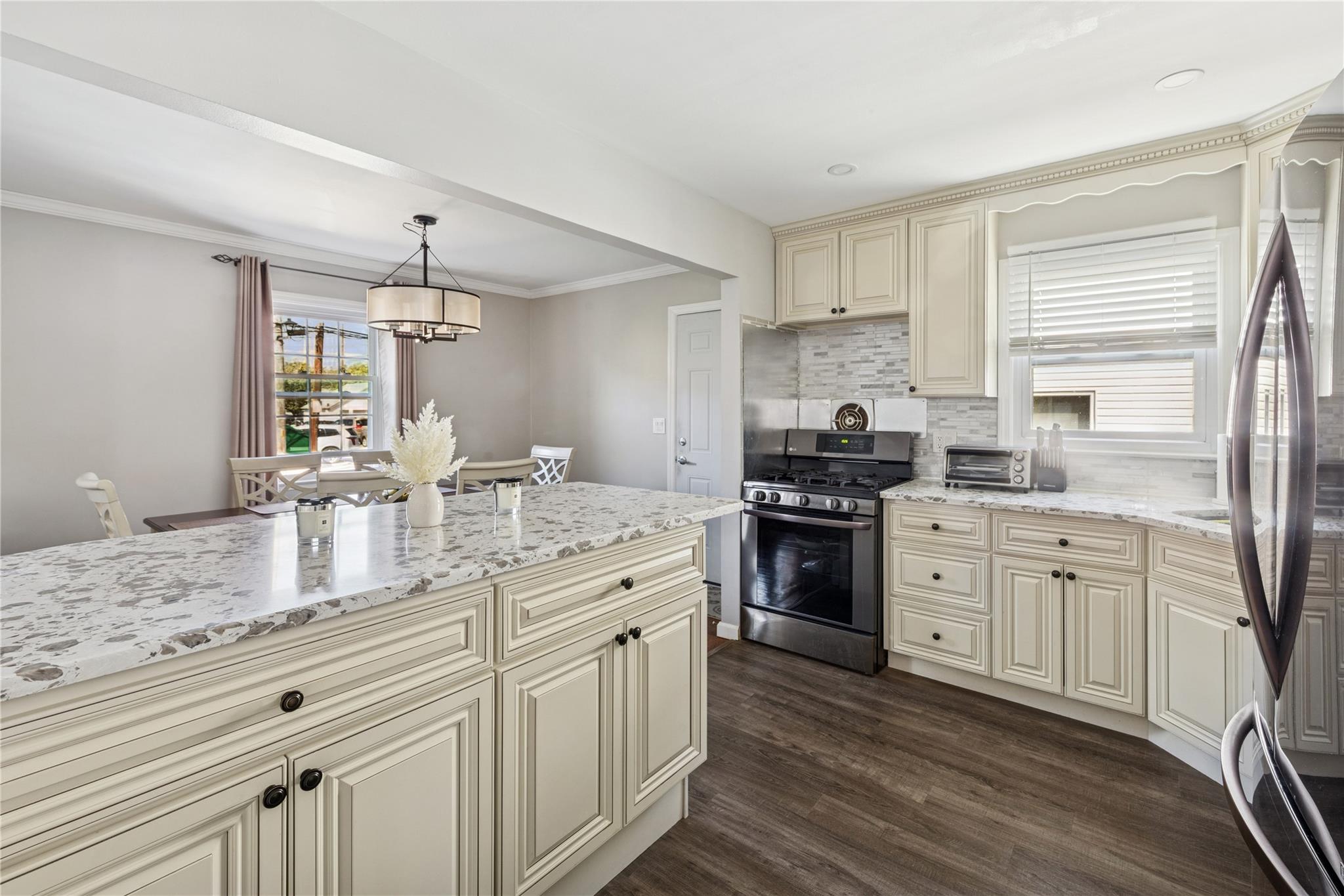 4 N 10th Street, New Hyde Park, New York image 6