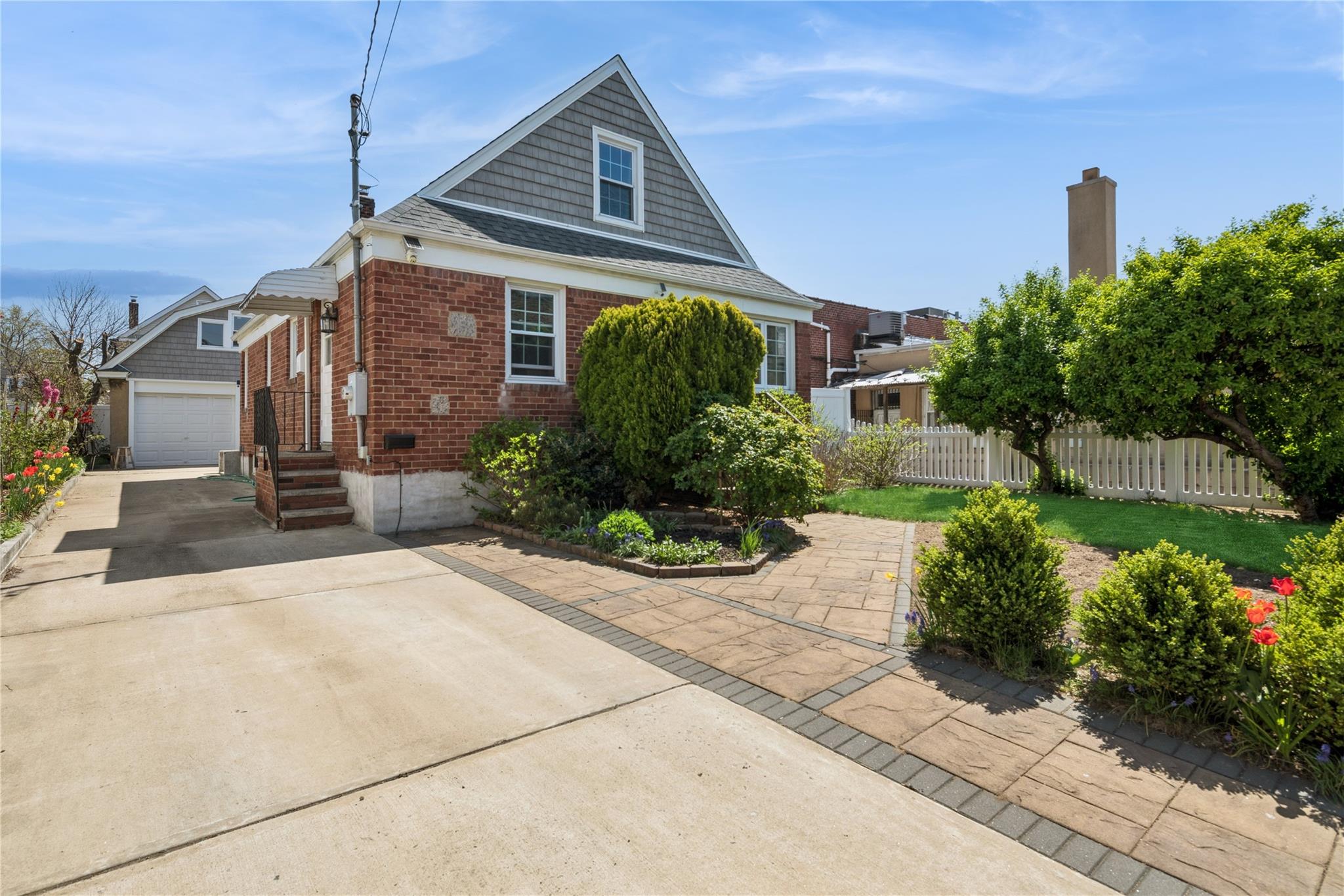 4 N 10th Street, New Hyde Park, New York image 47