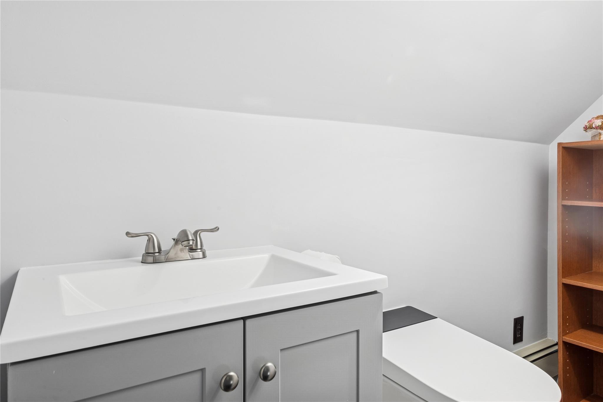 4 N 10th Street, New Hyde Park, New York image 31