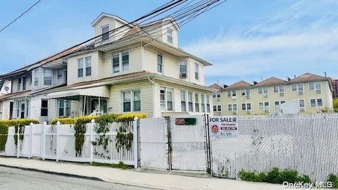 Multifamily For Sale - 13-58 Chandler Street<br/> Queens County, Far Rockaway, NY 11691