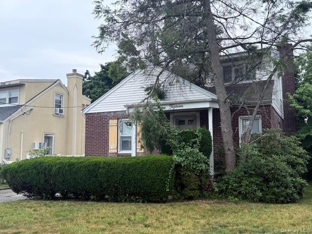 Photo of 1915 Stewart Avenue, New Hyde Park, NY 11040 (MLS # 1019320)