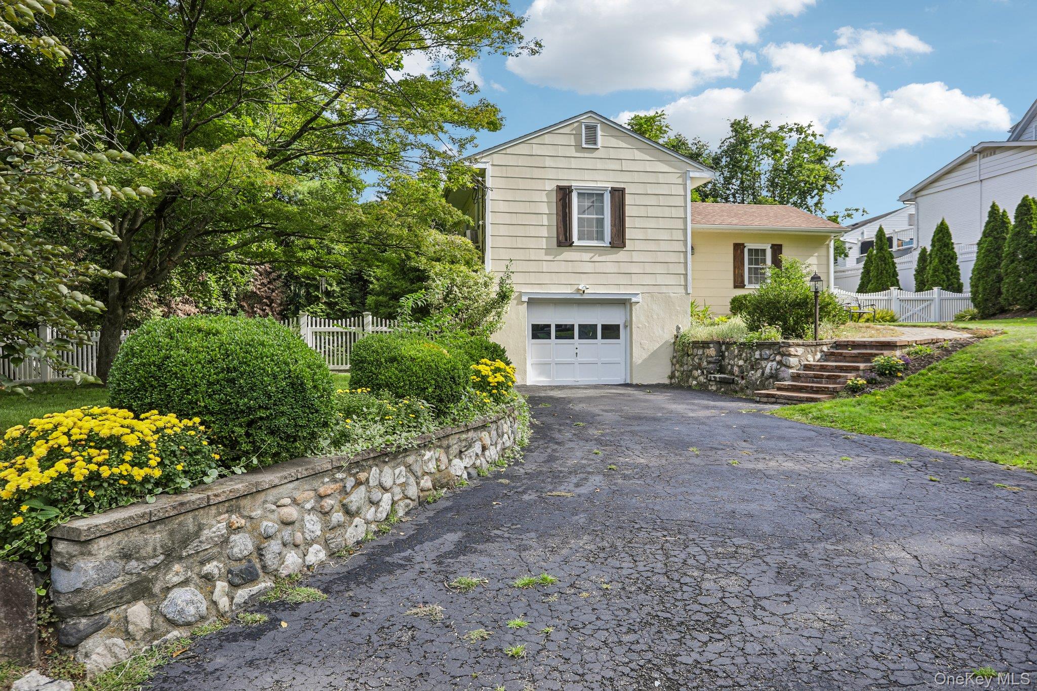 1 Brentwood Drive