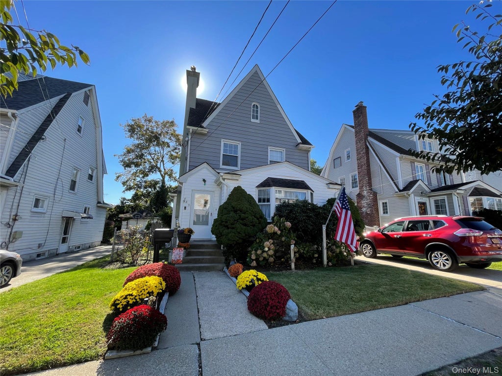 Photo of 882 Jayne Place, Baldwin, NY 11510 (MLS # 1066278)