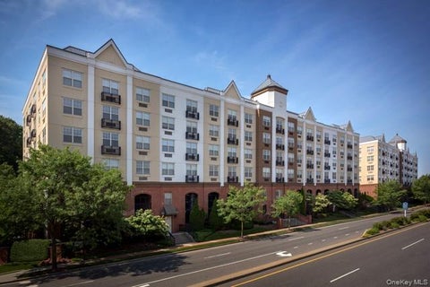 Apartment For Rent - 1100 Avalon Square #S1461<br/> Nassau County, Glen Cove, NY 11542