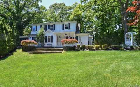 198 Pidgeon Hill Road South Huntington NY 11746