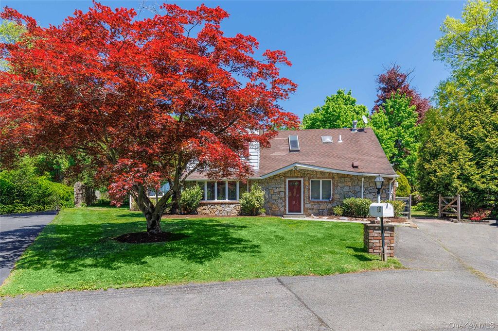Photo of 10 BELL Place, Rye Brook, NY 10573 (MLS # 880583)