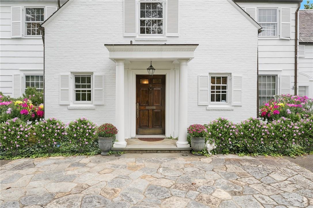 352 Pondfield Road, Bronxville, New York image 2