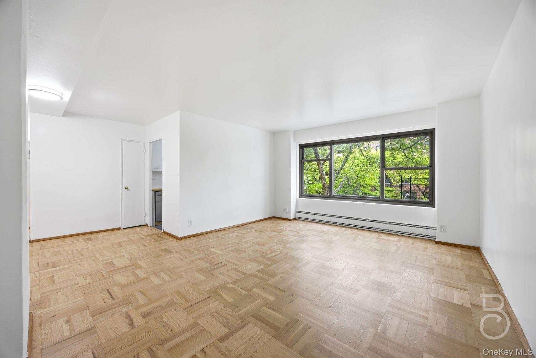 33-52 Crescent Street 4C
