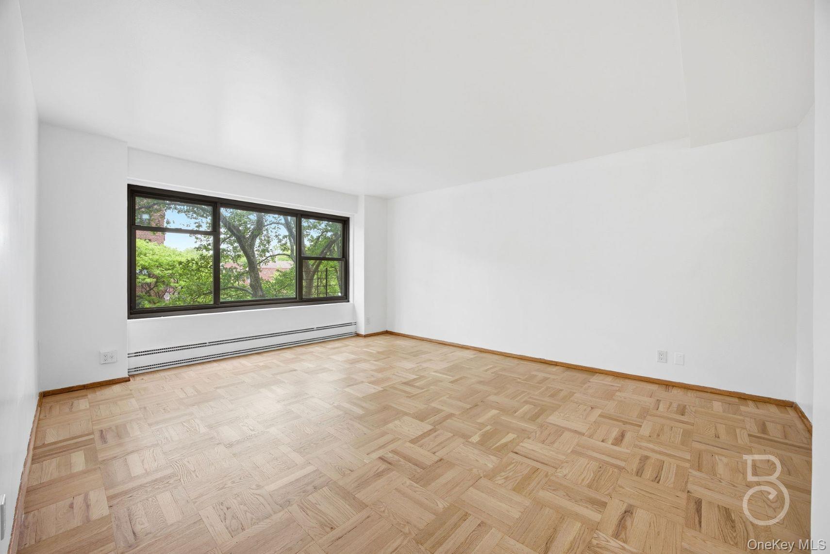 33-52 Crescent Street 4C