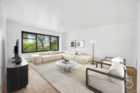 Photo of 33-52 Crescent Street #4C, Astoria, NY 11106 (MLS # 1008048)