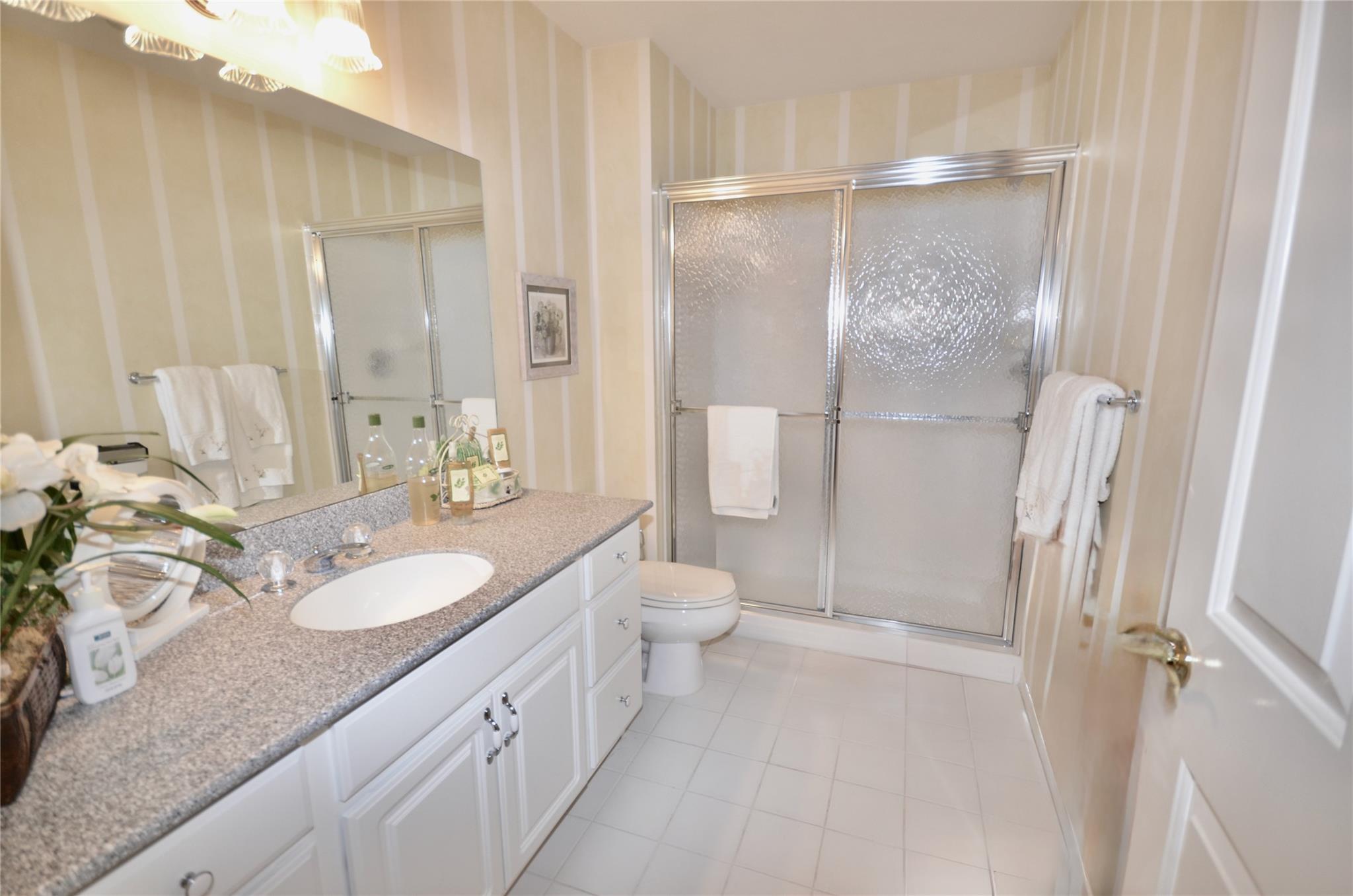 657 Balfour Place, Melville, New York image 14