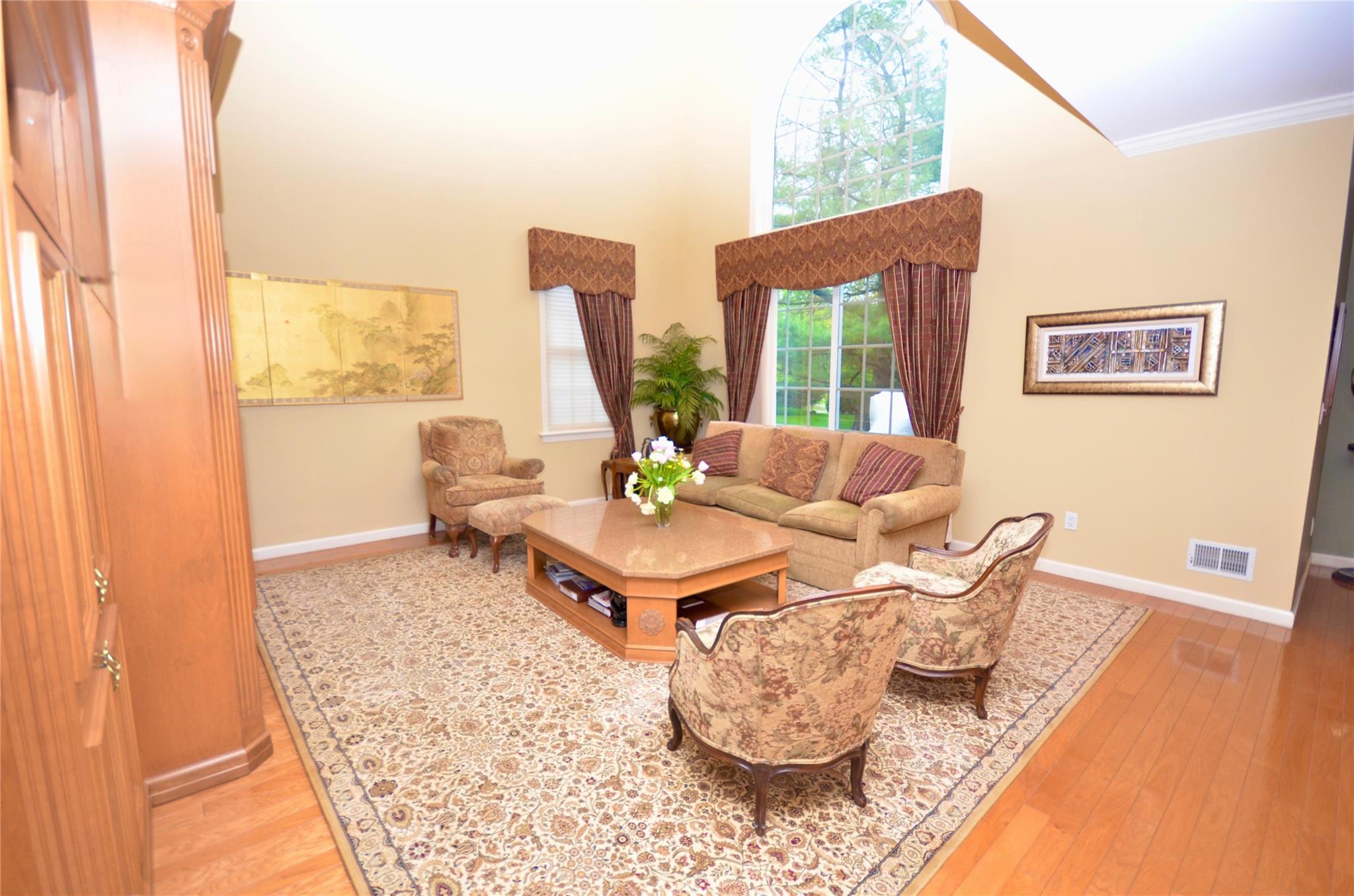 657 Balfour Place, Melville, New York image 8