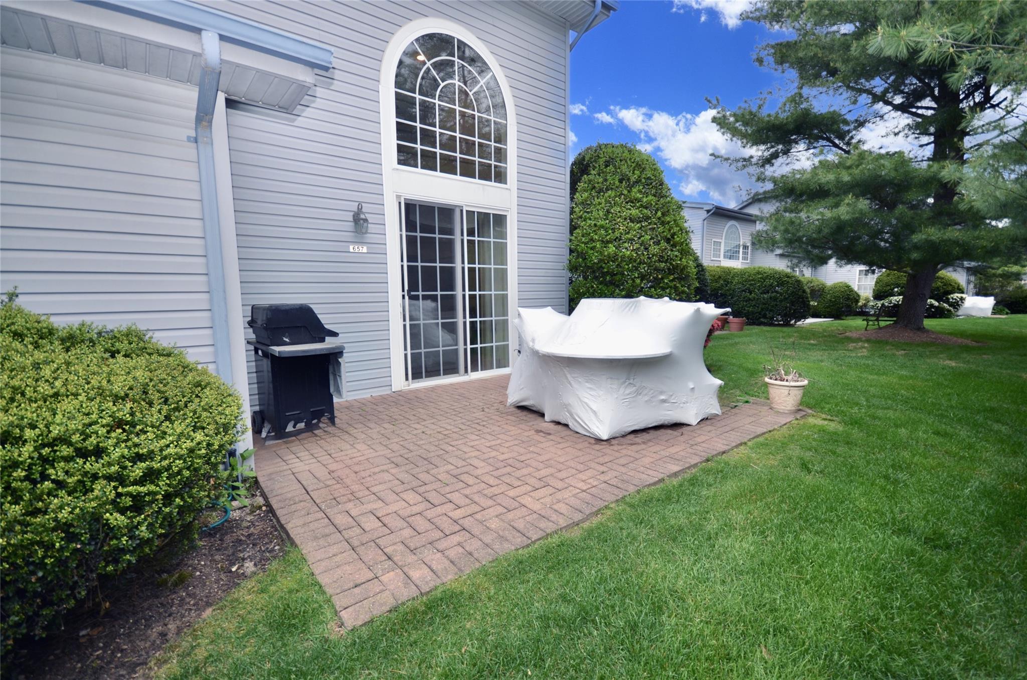 657 Balfour Place, Melville, New York image 18