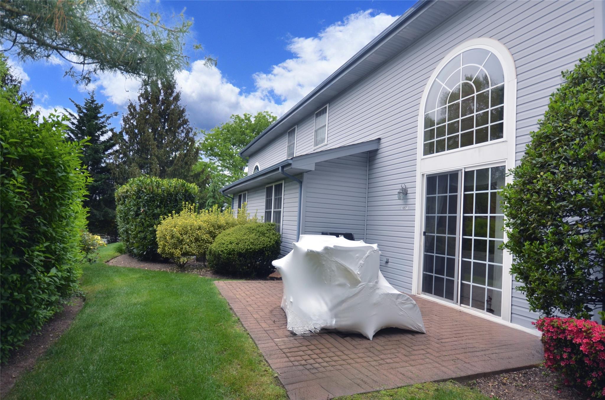 657 Balfour Place, Melville, New York image 19