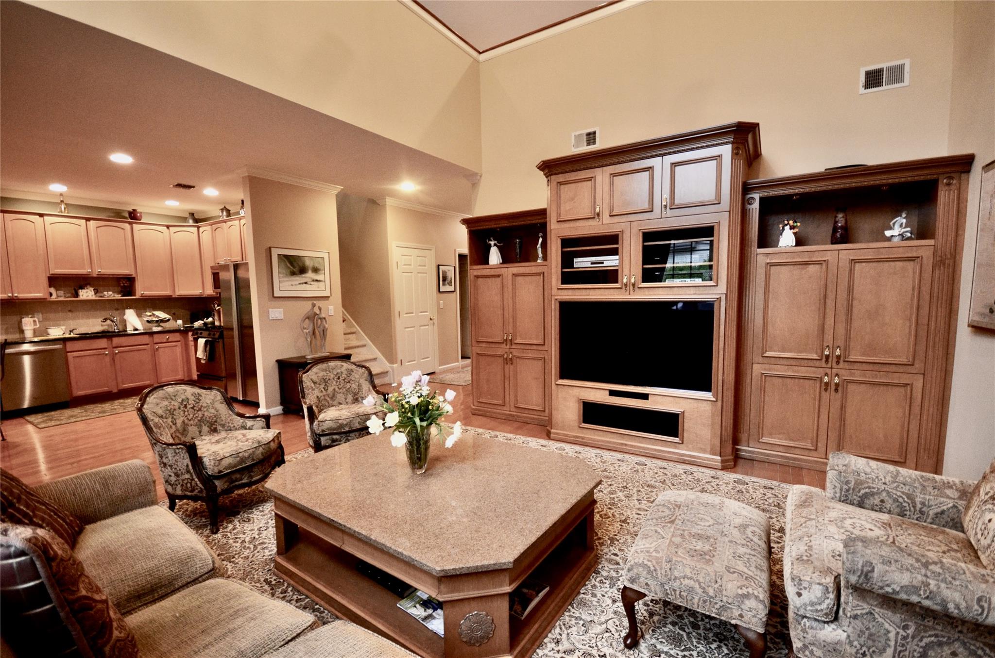 657 Balfour Place, Melville, New York image 7