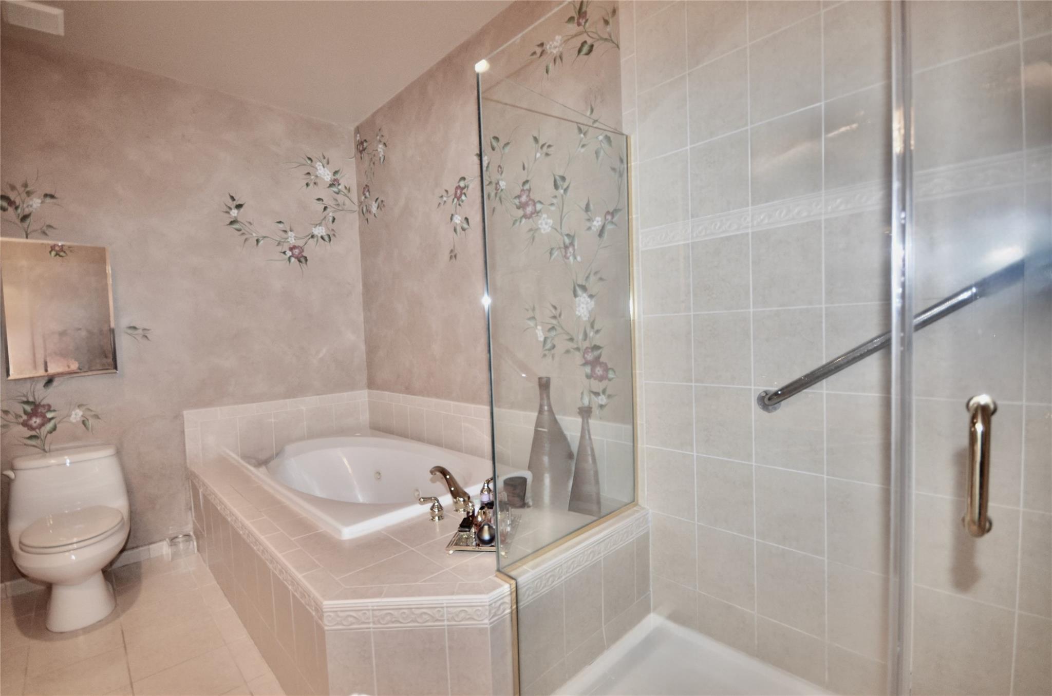 657 Balfour Place, Melville, New York image 12