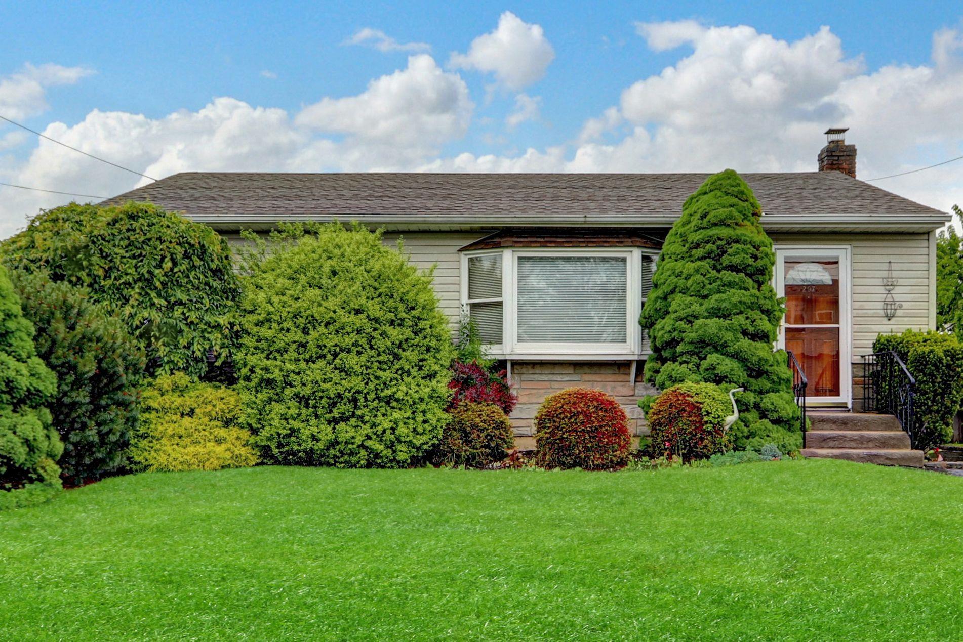 207 N 3rd Street, Bethpage, New York image 1