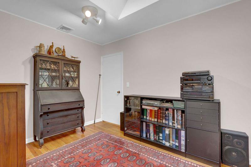 207 N 3rd Street, Bethpage, New York image 10