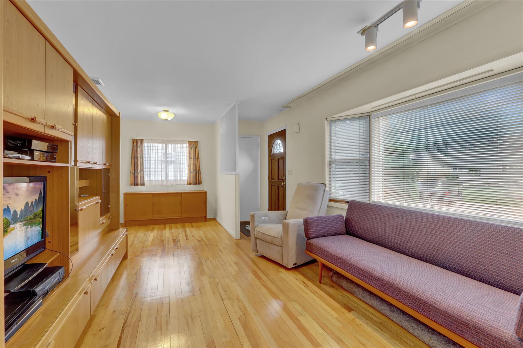 207 N 3rd Street