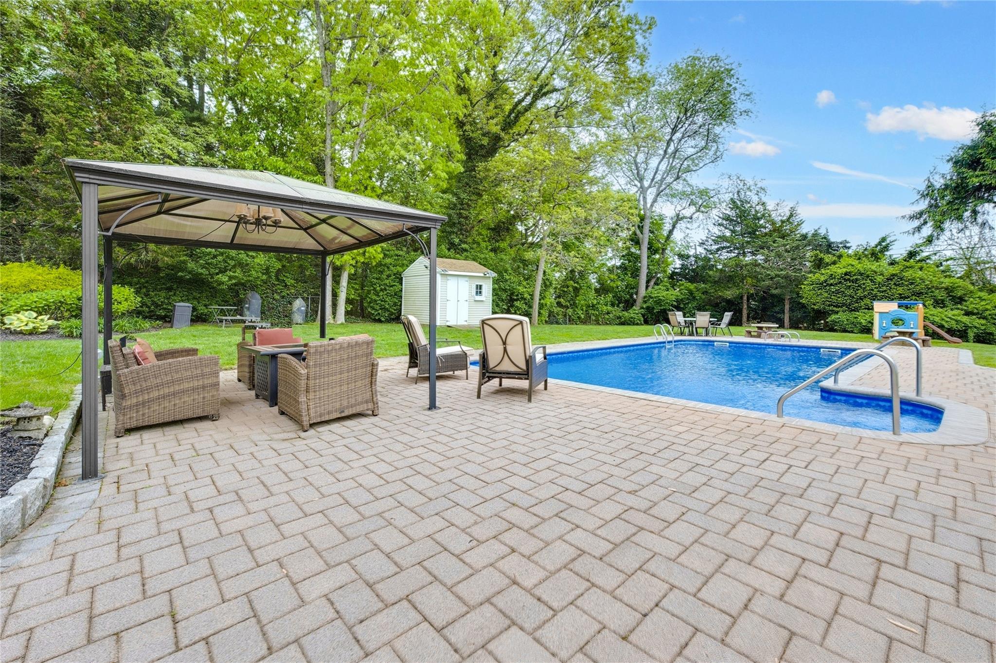 29 Cross Bow Lane, Commack, New York image 26