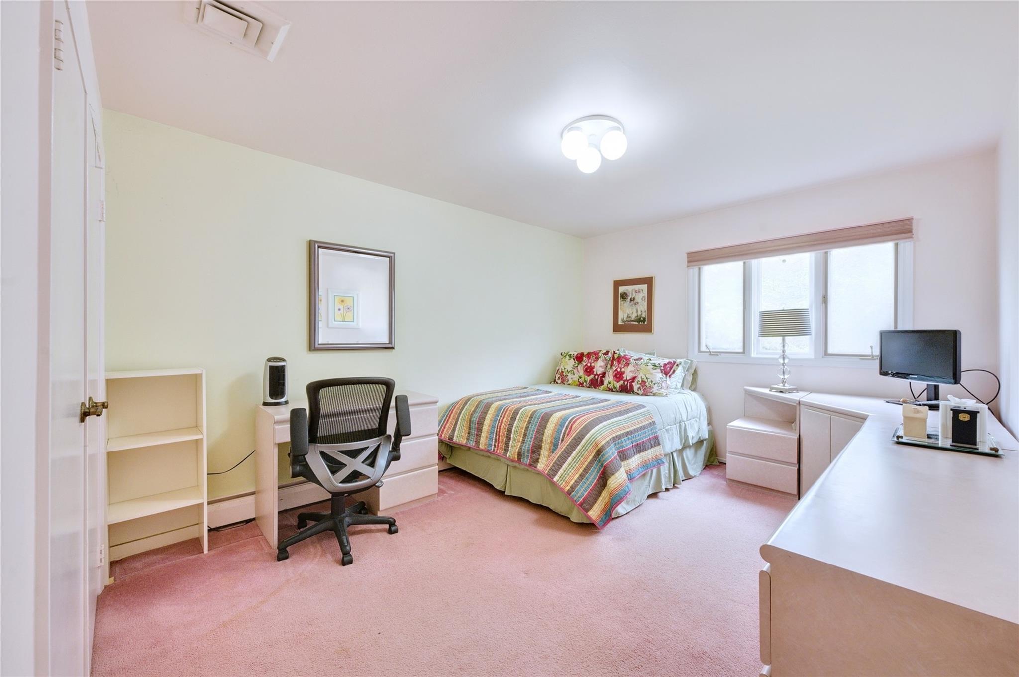 29 Cross Bow Lane, Commack, New York image 17