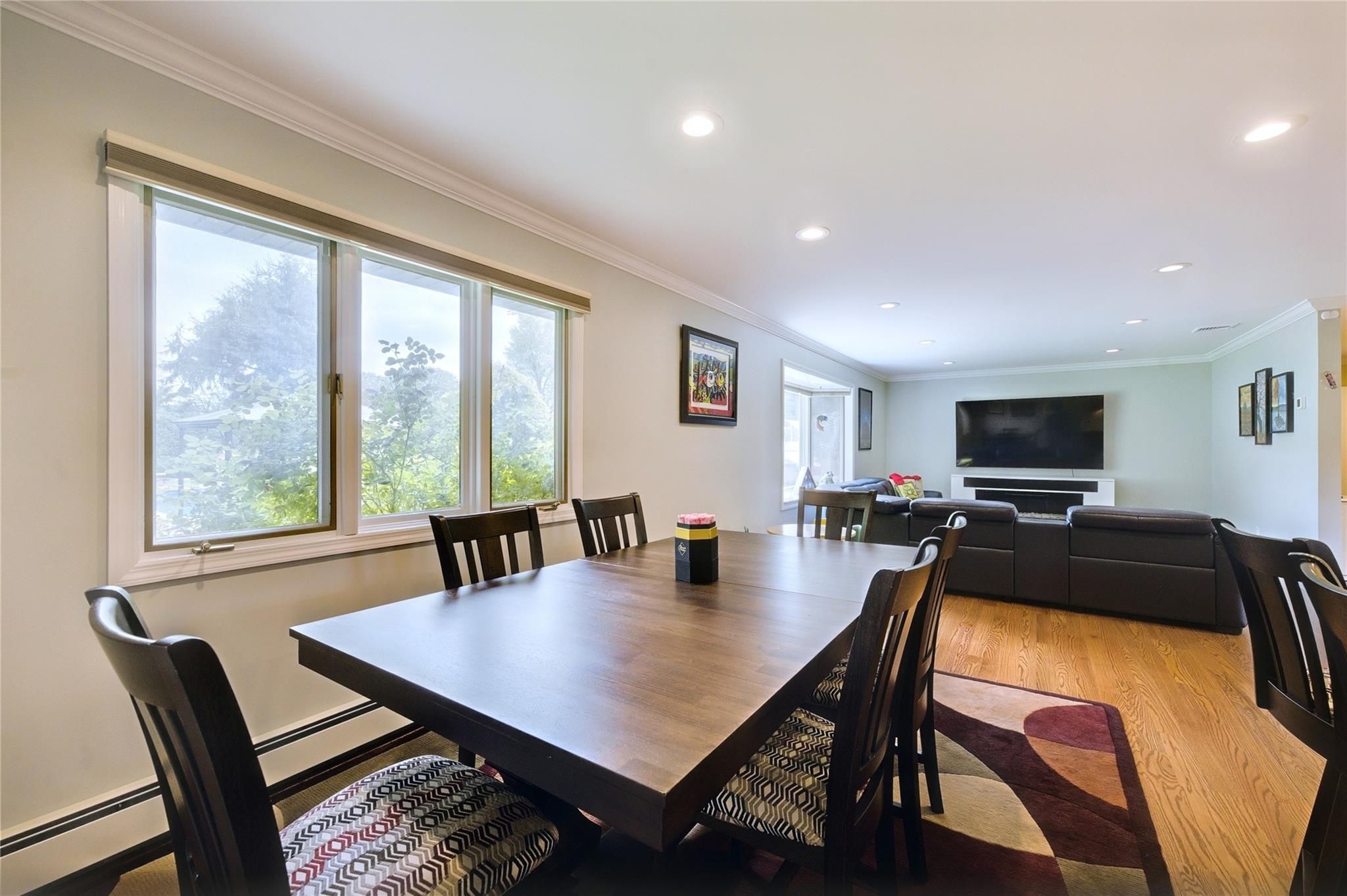 29 Cross Bow Lane, Commack, New York image 11