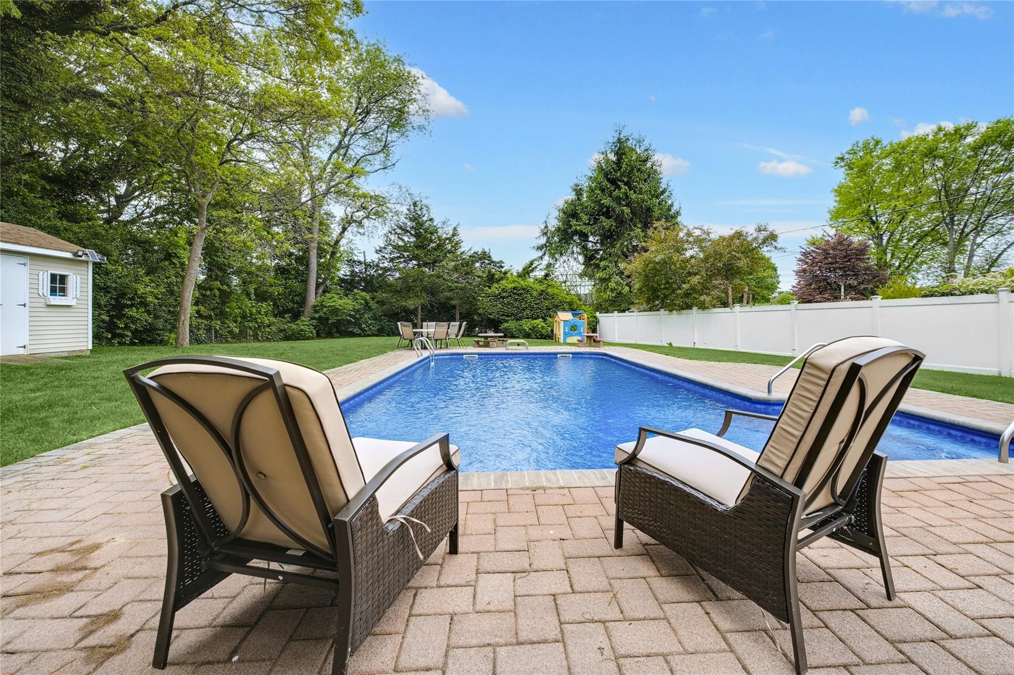 29 Cross Bow Lane, Commack, New York image 29