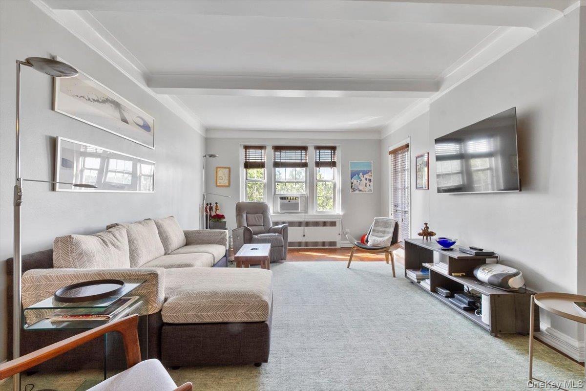 21 North Chatsworth Avenue 7H