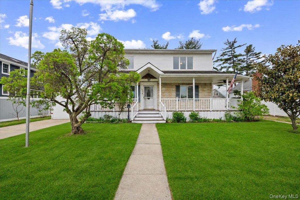 Photo of 3704 Martin Street, Levittown, NY 11756 (MLS # 997588)