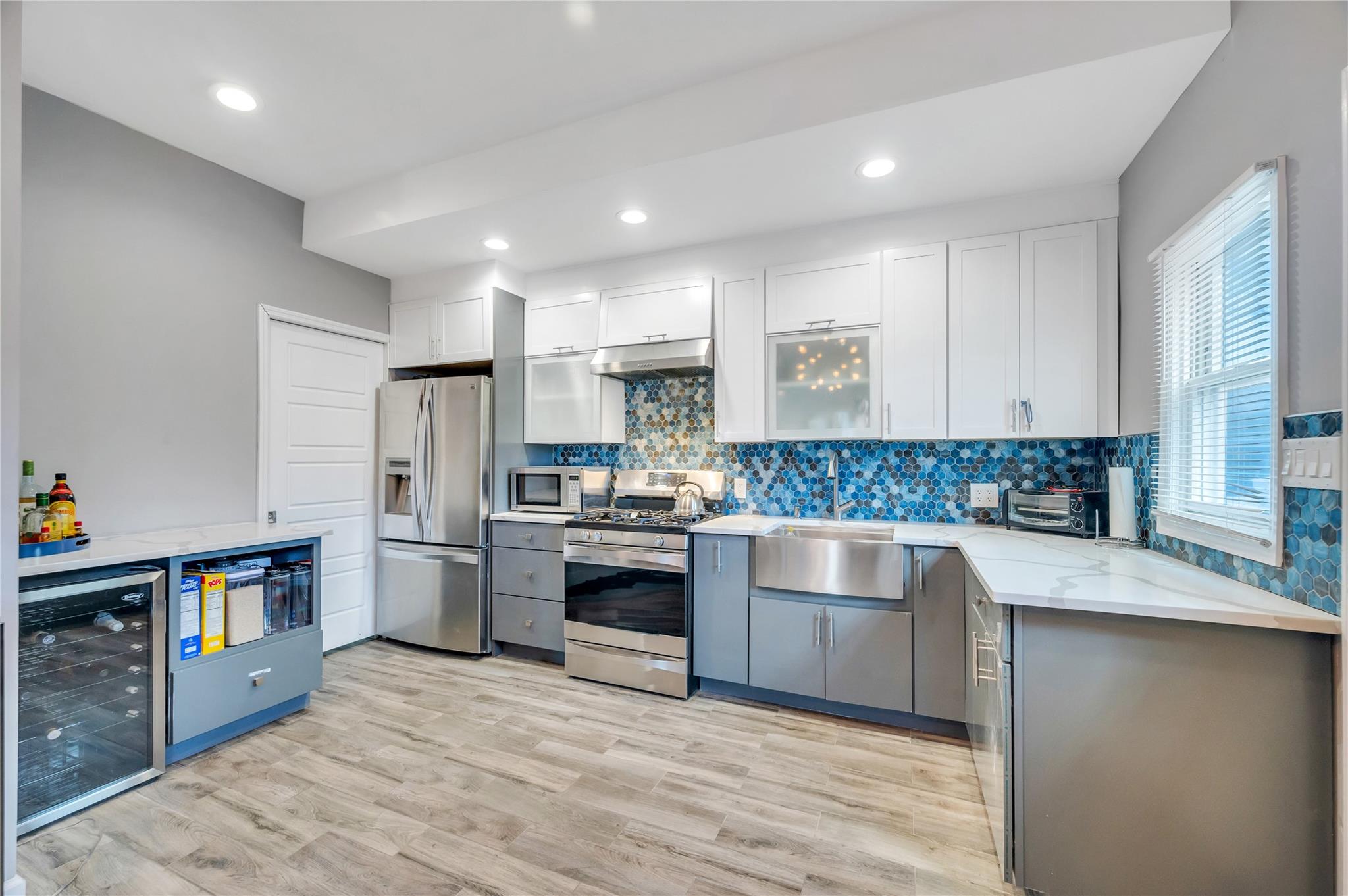 818 W Windmill Avenue, West Babylon, New York image 27