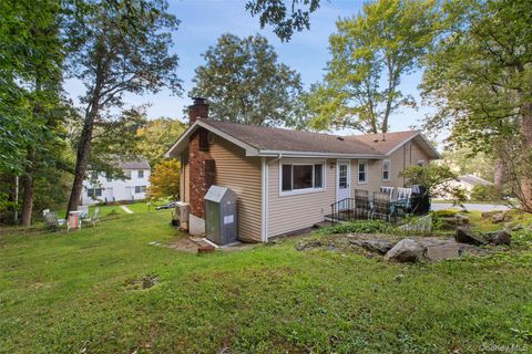 Photo of 5 High Street, Bedford Hills, NY 10507 (MLS # 929266)